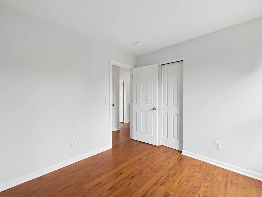 4 bed, 1890 sqft, $2,240 — Photo 2