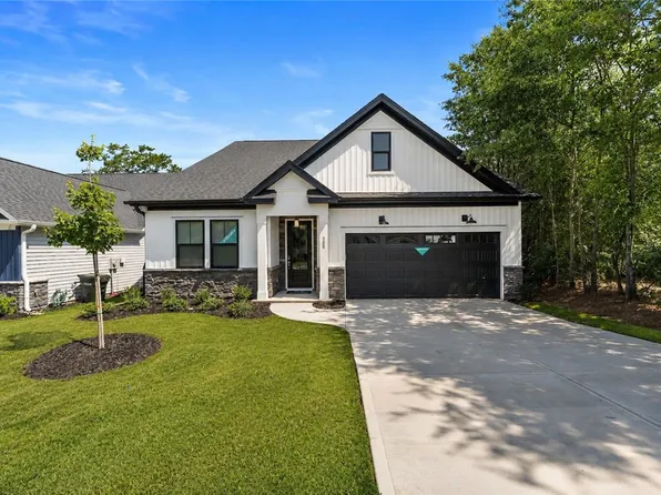 200 Highland St, Taylors, SC 29687