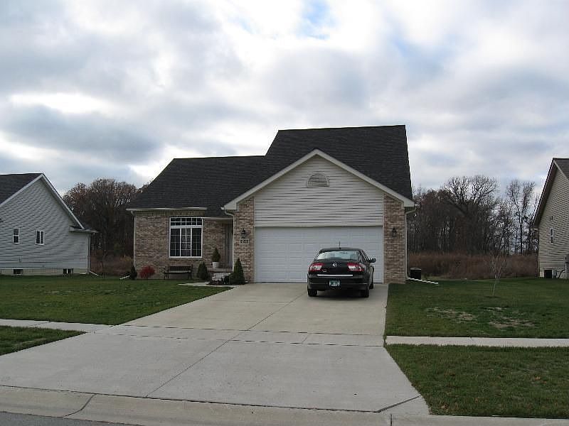1st image of 15225 Oak Knoll Dr