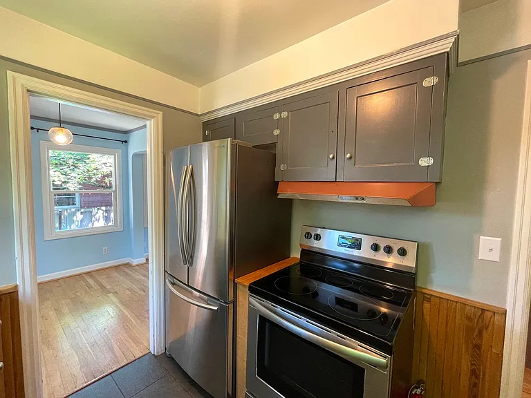 7015 N Greenwich Ave — Photo 5