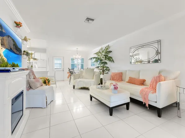 2131 NE 42nd Court #211e, Lighthouse Point, FL 33064