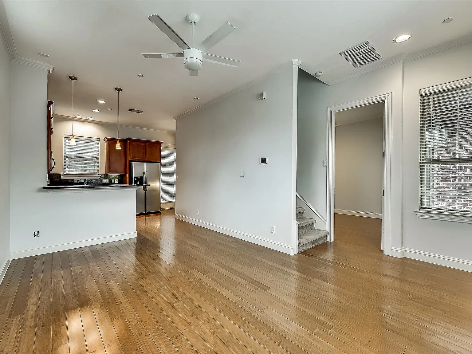 3 bed, 2.5 bath, 1528 sqft, $3,600 — Photo 3