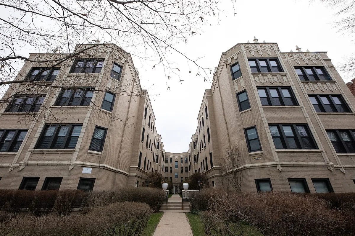 Building Photo - 910 Judson