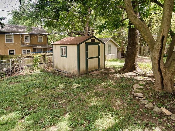 4th image of 1009 Ashland Ct