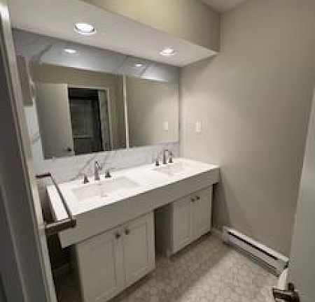 5th image of 140 Amberly Dr