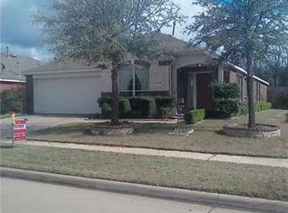 2723 Honey Suckle Dr, Grand Prairie, TX 75052