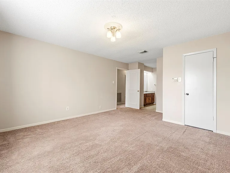 21431 Park Bend Dr — Photo 19