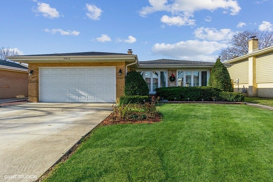 2032 Eastview Dr, Des Plaines, IL 60018 Zillow