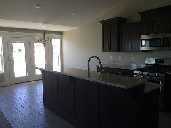 2nd image of 655 Canyon Springs Dr