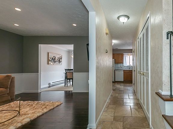 3rd image of 8300 Deepwood Blvd Unit 6