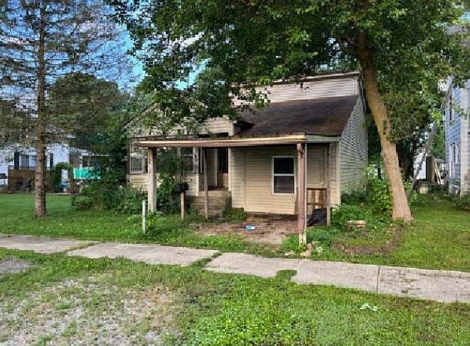 1st image of 221 N Spencer St