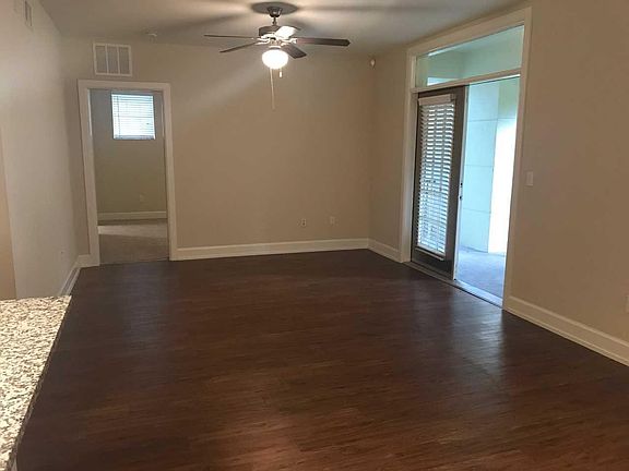 3rd image of 4726 New Broad St APT 102