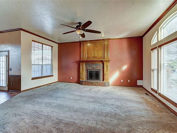 5th image of 1305 SW 114th St