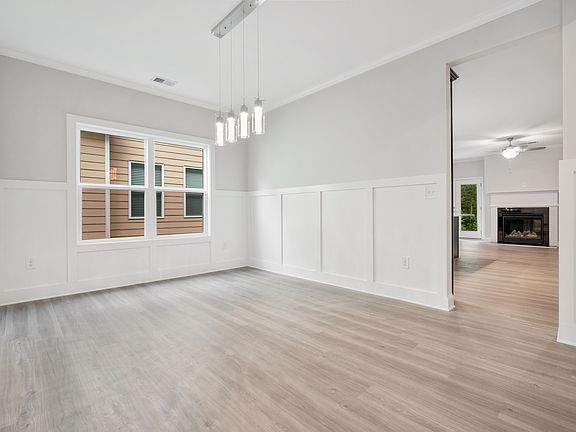 Chamblee - Formal Dining Room unfurnished