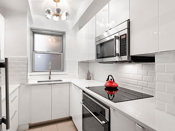 3rd image of 80 Park Ave APT 5N