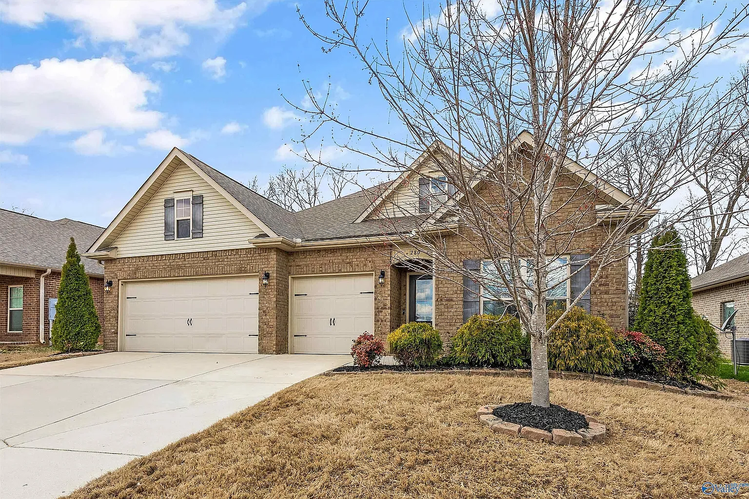 4 bed, 2539 sqft, $2,349 — Photo 1