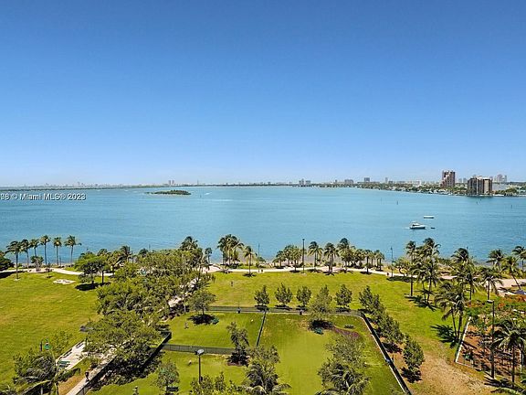 5th image of 1800 N Bayshore Dr APT 3312