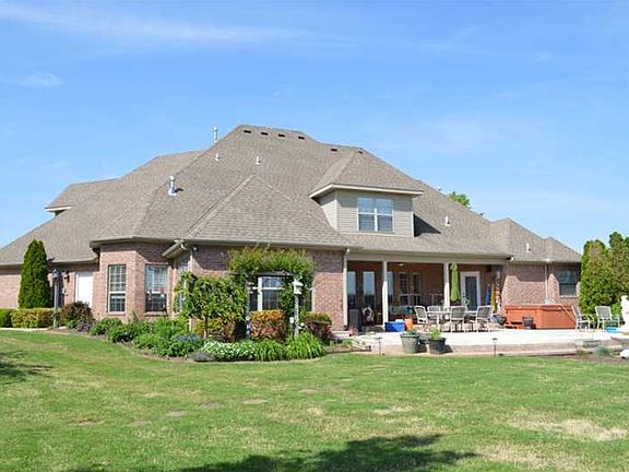 2nd image of 2270 S Summerbrook Pl