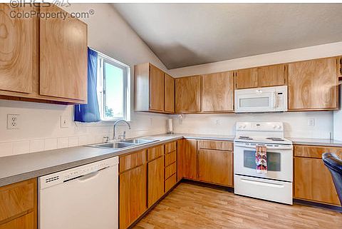 5th image of 234 32nd Ave