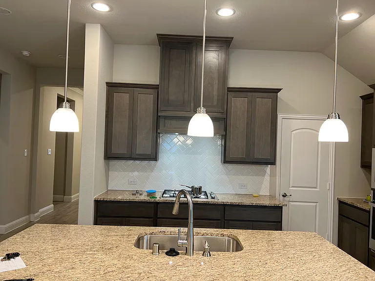 580 Bradley Dr — Photo 7