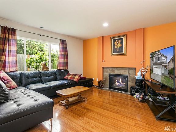 2nd image of 9132 1st St SE