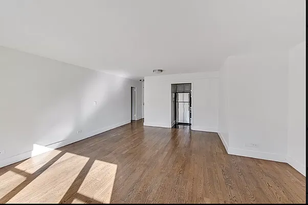 Rented by Manhattan Realty Group | media 12