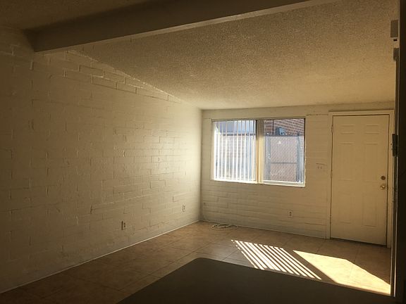 4th image of 3020 N Balboa Ave APT 3