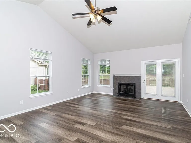 10272 Lakeland Dr — Photo 3