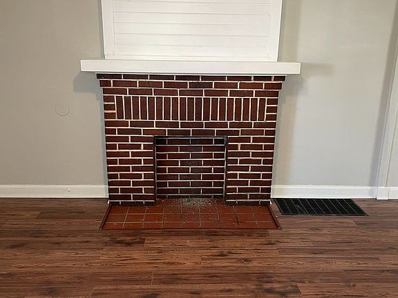 4th image of 693-695 Frebis Ave #693