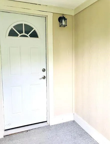 414 E Strand St — Photo 5