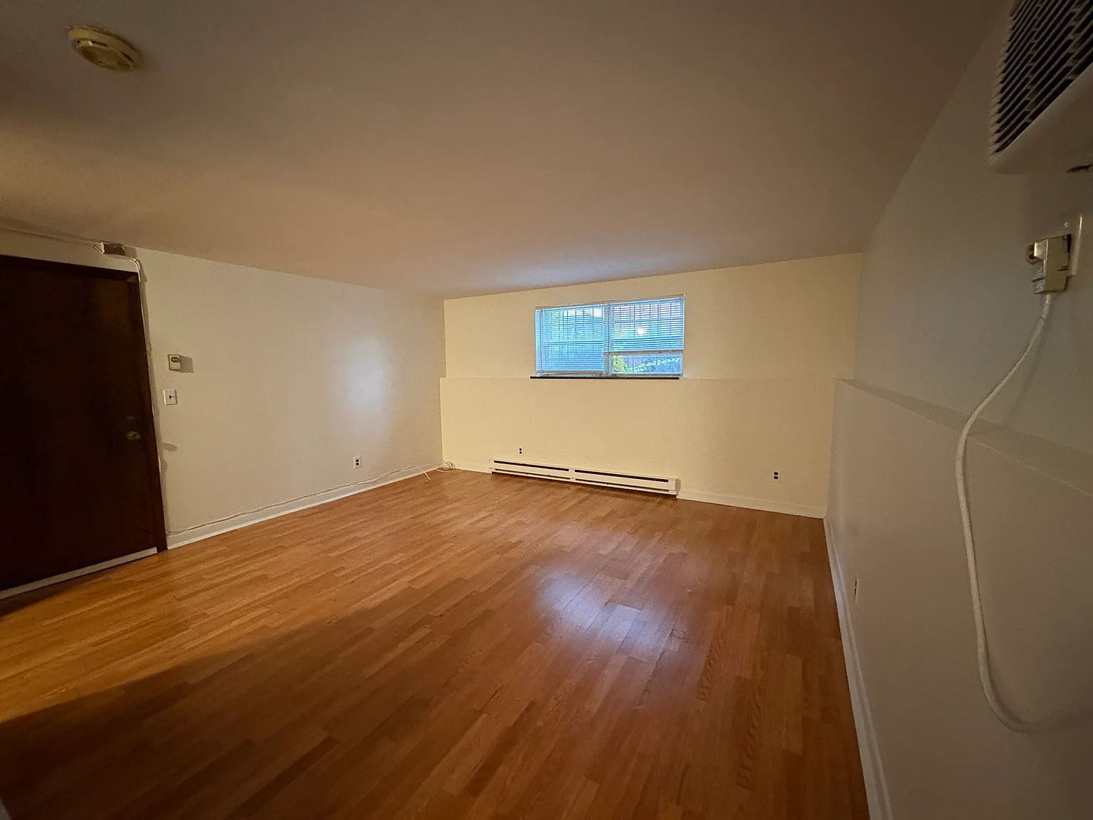 Studio, 300 sqft, $1,600 — Photo 3