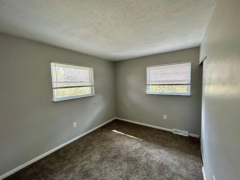 5832 Childs Ave — Photo 13