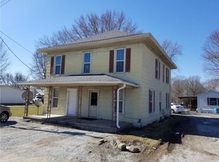 102 S West St, Watson, IL 62473