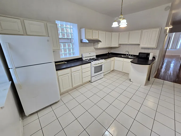 3007 S Princeton Ave #1 — Photo 1