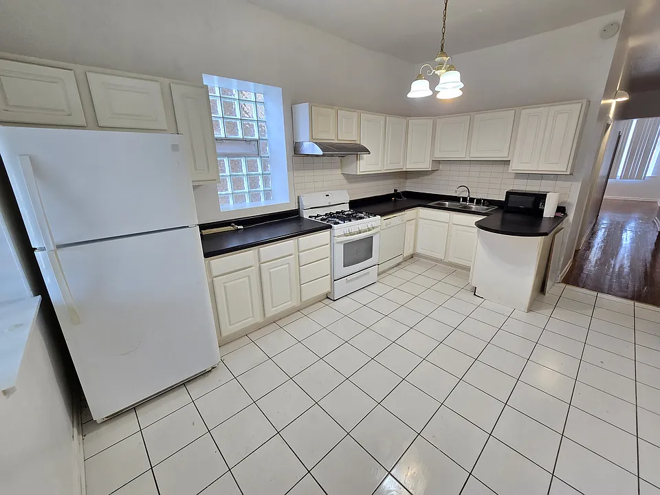 3007 S Princeton Ave #1