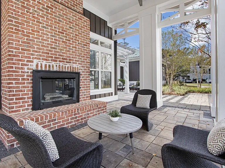 1000 West, Charleston, SC, Outdoor Fireplace Lounge