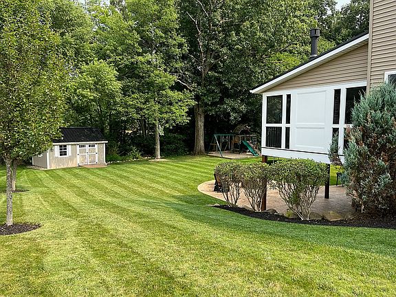 3rd image of 4752 Perie Wood Ln