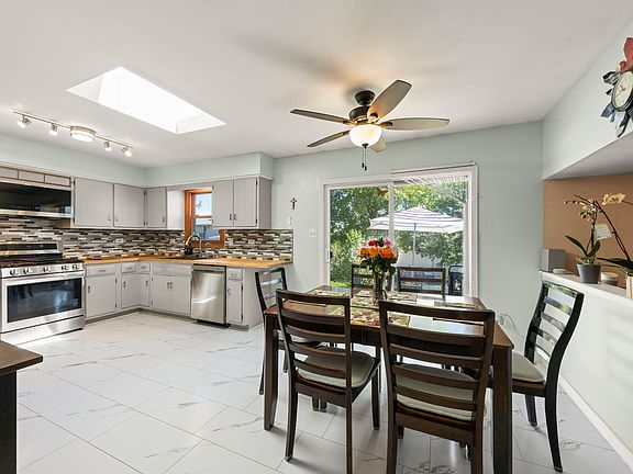 4th image of 2810 Billie Limacher Ln