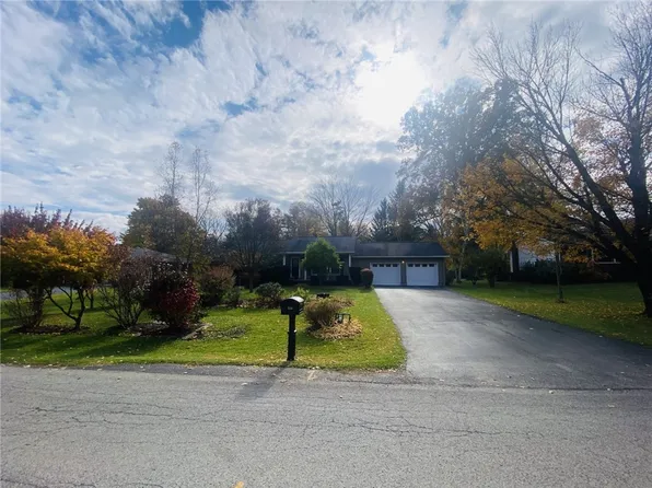 334 Roberts Ln, New Castle, PA 16105