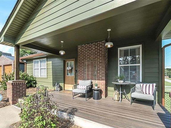 3rd image of 212 Georgia Ave S
