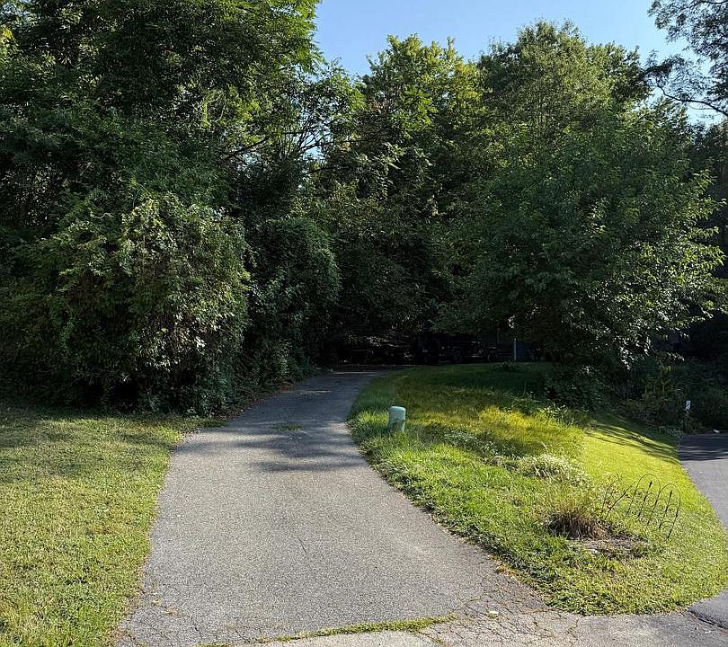 2nd image of 70 Courtney Ln