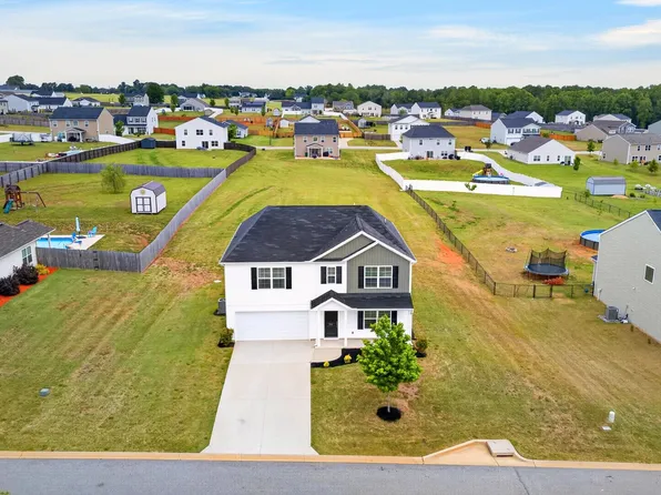 7061 Luna Mae Ct, Boiling Springs, SC 29316