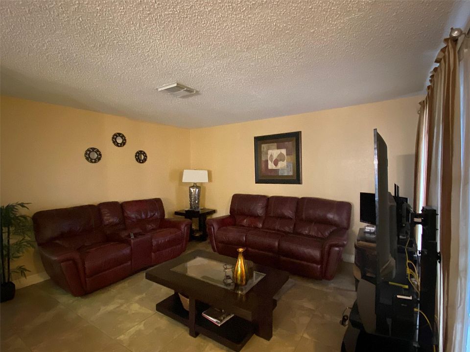 1st image of 5501 Brookglen Dr