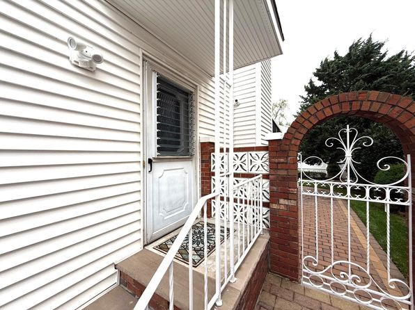 826 Ionia Ave FLOOR 2