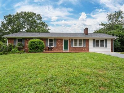 1095 Bethany Church Rd, Winston Salem, NC, 27107