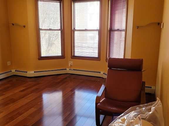 5th image of 293 Magnolia Ave Floor 2