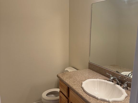 5th image of 253 N Mar Vista Ave APT 5