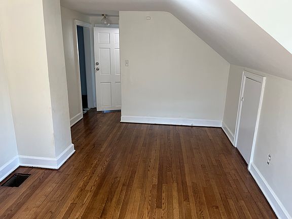 4th image of 219 Langford Ct #2