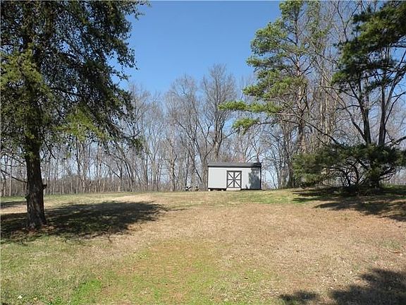 2nd image of 713 Overlook Dr