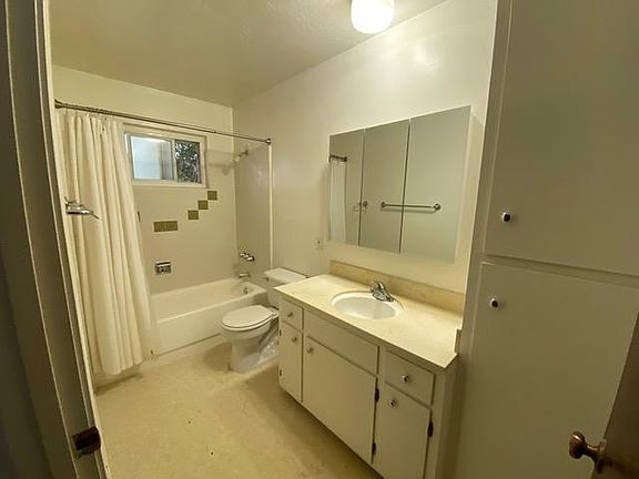 5th image of 547 Kiely Blvd #2